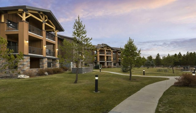WorldMark West Yellowstone 1 Bedroom – Your Gateway to Adventure & Family Fun!