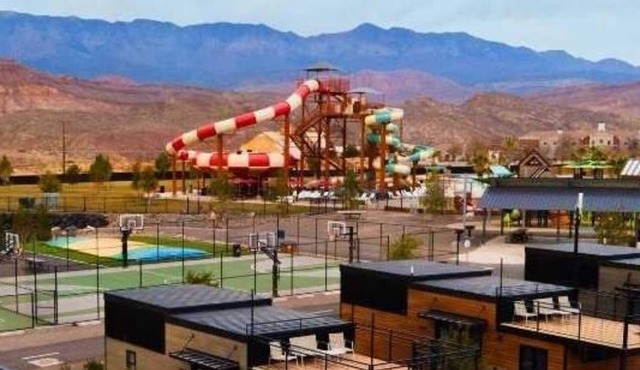 Yogi Bear Glamping Cabin 1 Bedroom/+ bunk set w/Full Bath Sky Deck - Over 800 sq. ft. (Accessible) - 1 Bedroom + Lower bunks/2 Bath with Skydeck and kid's loft area