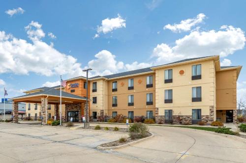 Comfort Inn Suites Cedar Rapids North Collins Road 