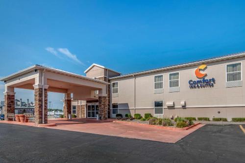 Comfort Inn Suites Junction City Fort Riley 