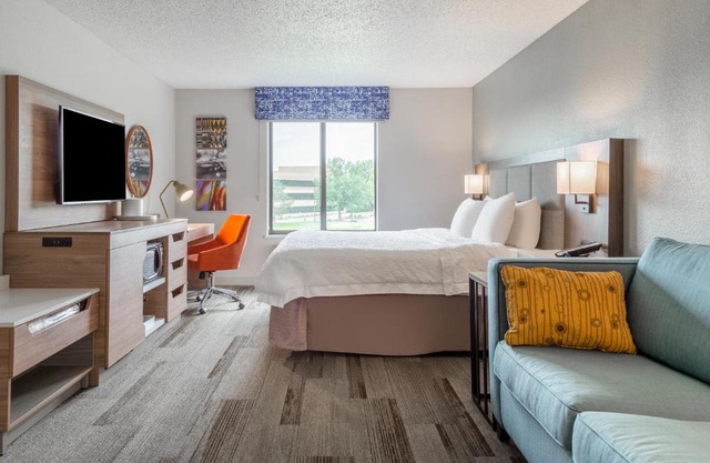 Hampton Inn La 