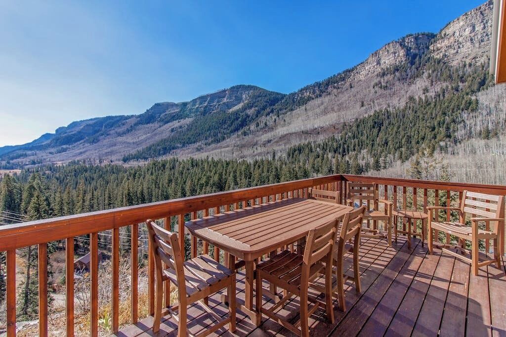 Purgatory Cabin | Mountain View Cabin with Two Private Decks, near Purgatory & Electra Lake