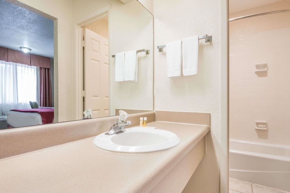 Photo of Bathroom in Ottawa