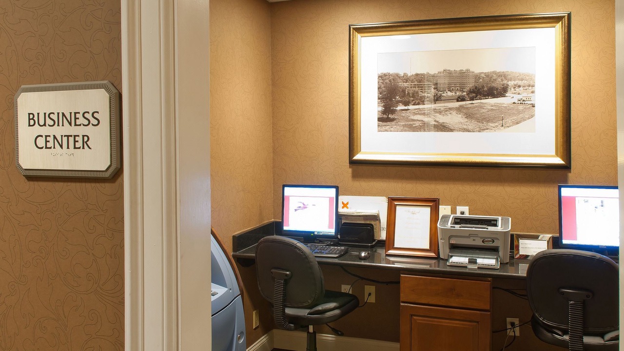Photo of Livingroom in Country Club Plaza Area