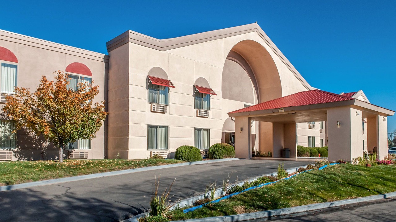 Photo of Buildings in Farmington
