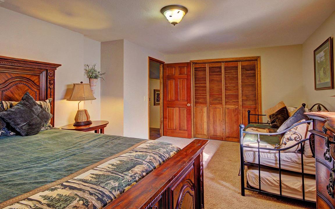 Photo of Bedroom in Warrior's Mark West