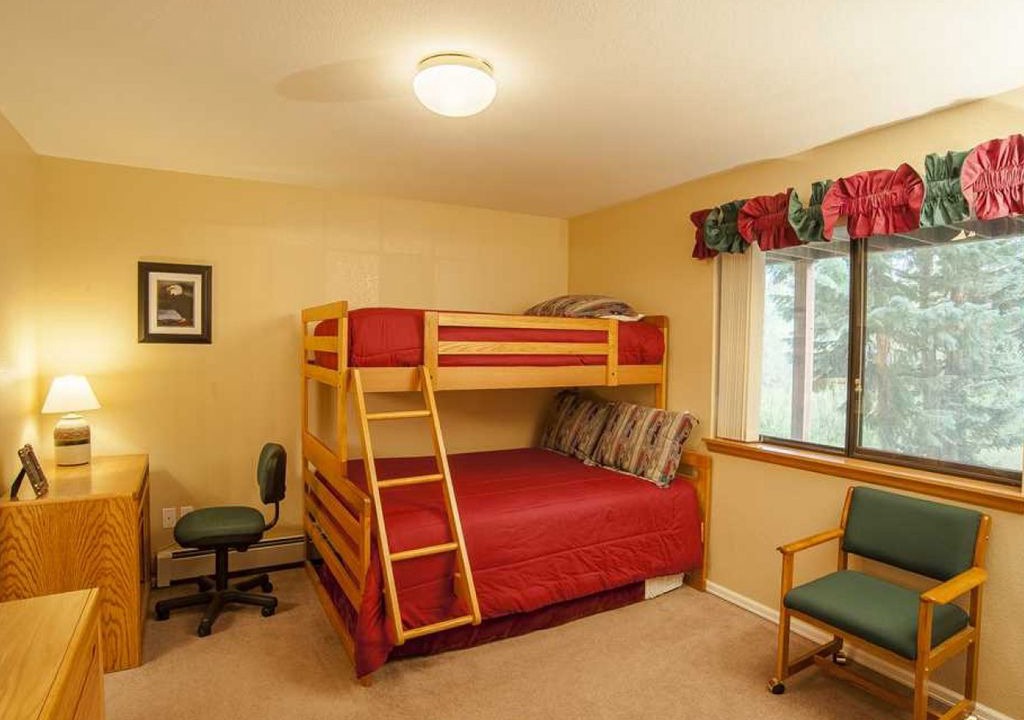 Photo of Livingroom in Park Forest Estates