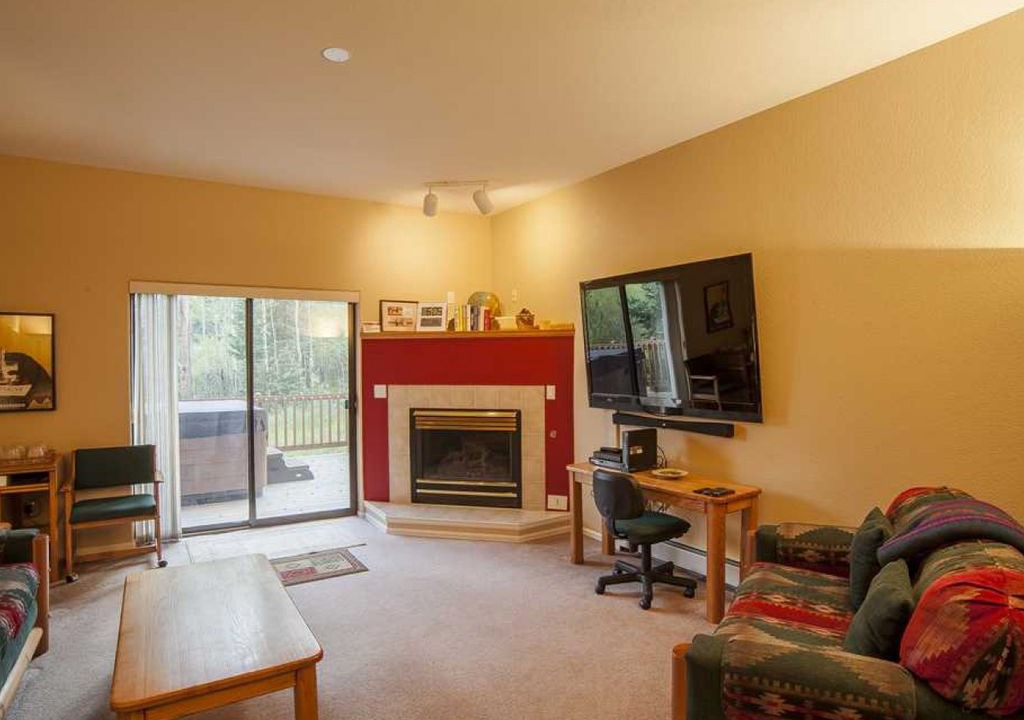 Photo of Livingroom in Park Forest Estates