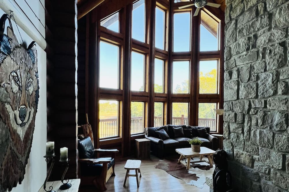 Photo of Livingroom in Franklin County