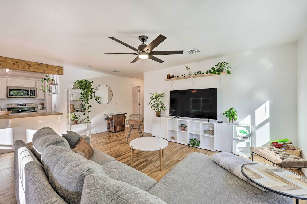 Photo of Livingroom in Jay