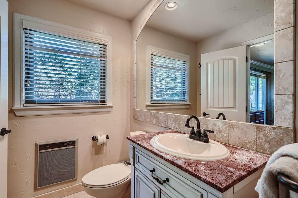 Photo of Bathroom in Foxfield