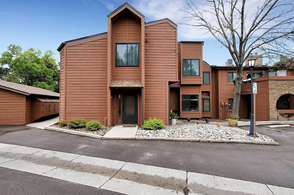 Photo of Outdoor in Village Seven
