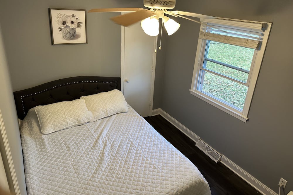 Photo of Bedroom in Waldron