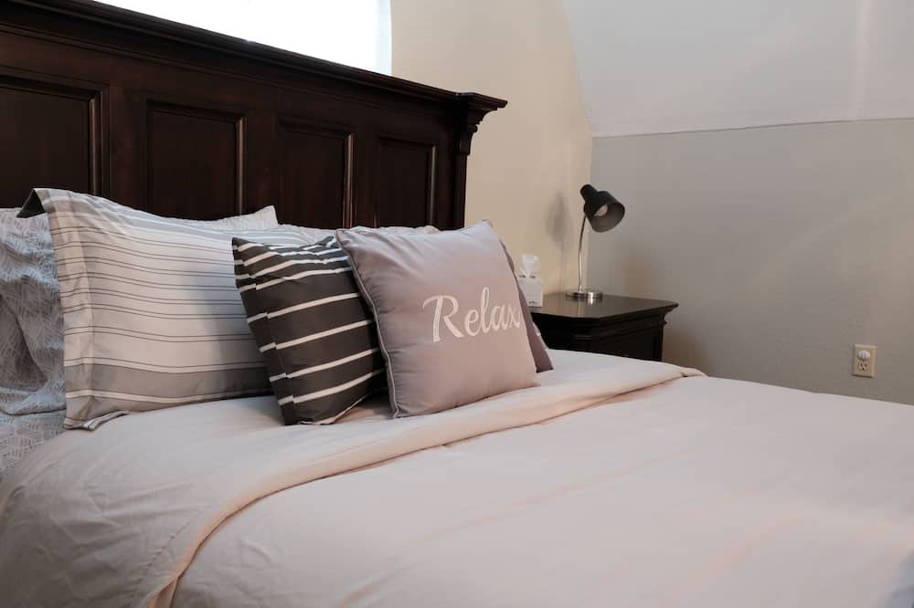 Photo of Bedroom in Sand Springs