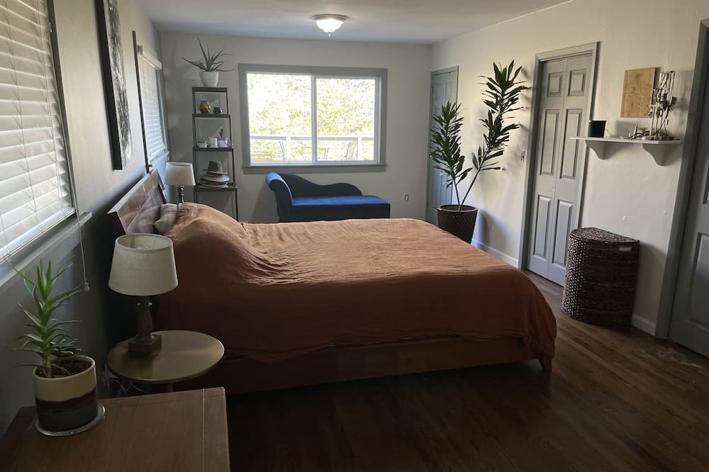 Photo of Bedroom in Coal Creek Canyon