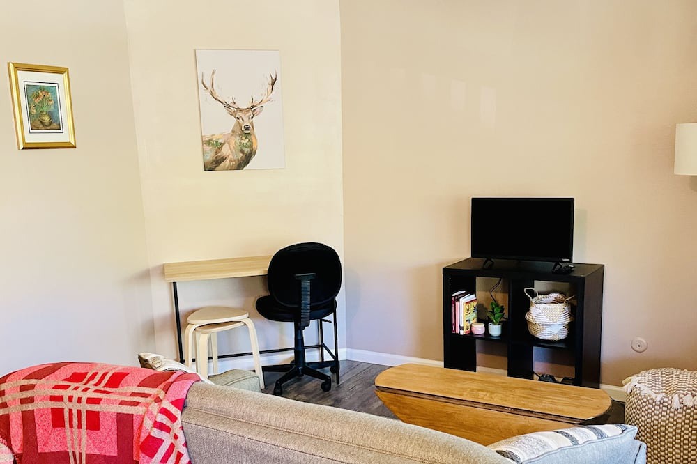 Photo of Livingroom in Summit Cove