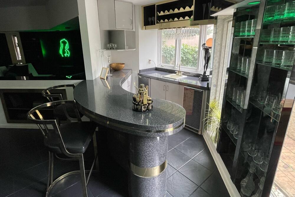 Photo of Kitchen in West Plaza
