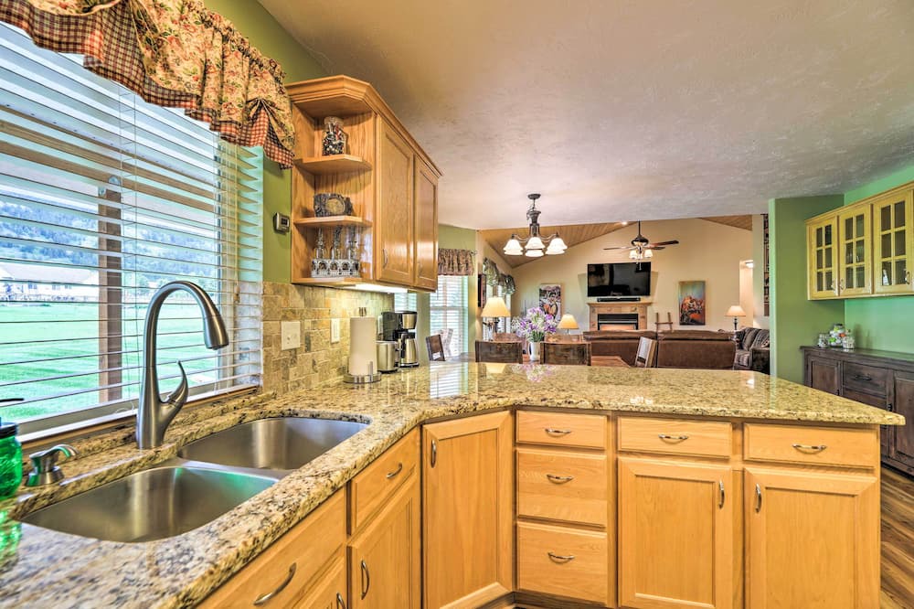 Photo of Kitchen in Star Valley Ranch