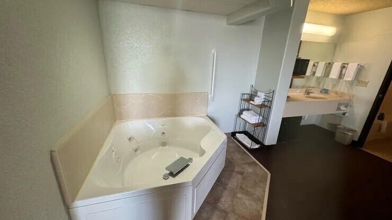 Photo of Bathroom in Russell