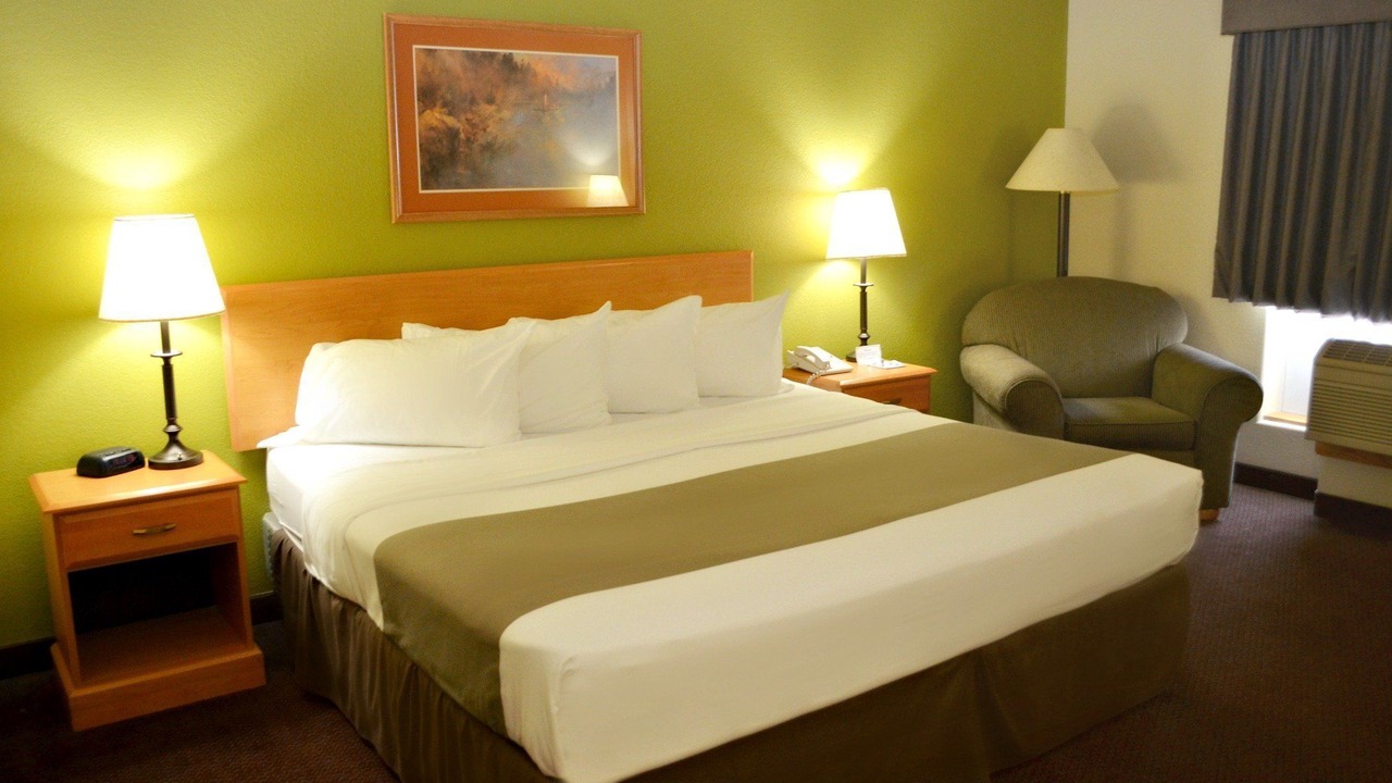 Photo of Bedroom in Russell