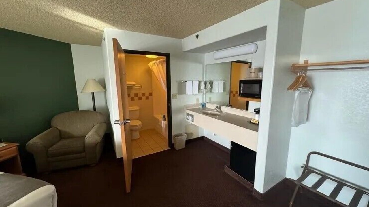 Photo of Bedroom in Russell