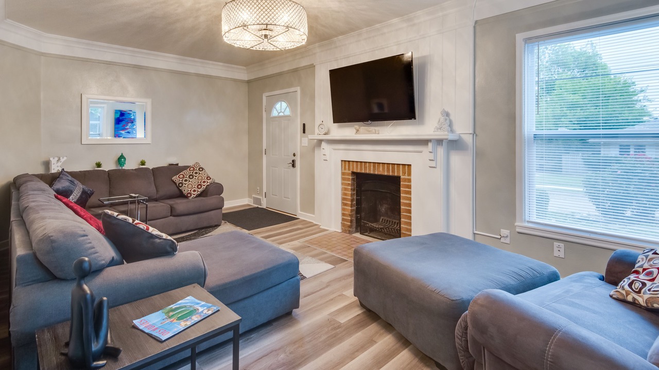 Photo of Livingroom in Urbandale