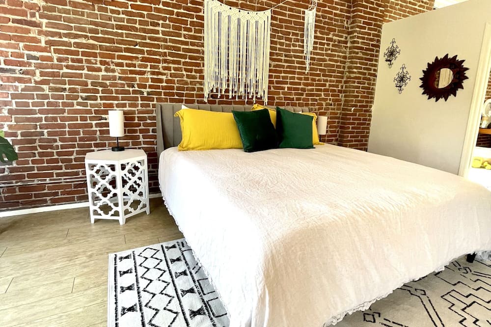 Photo of Bedroom in River Market