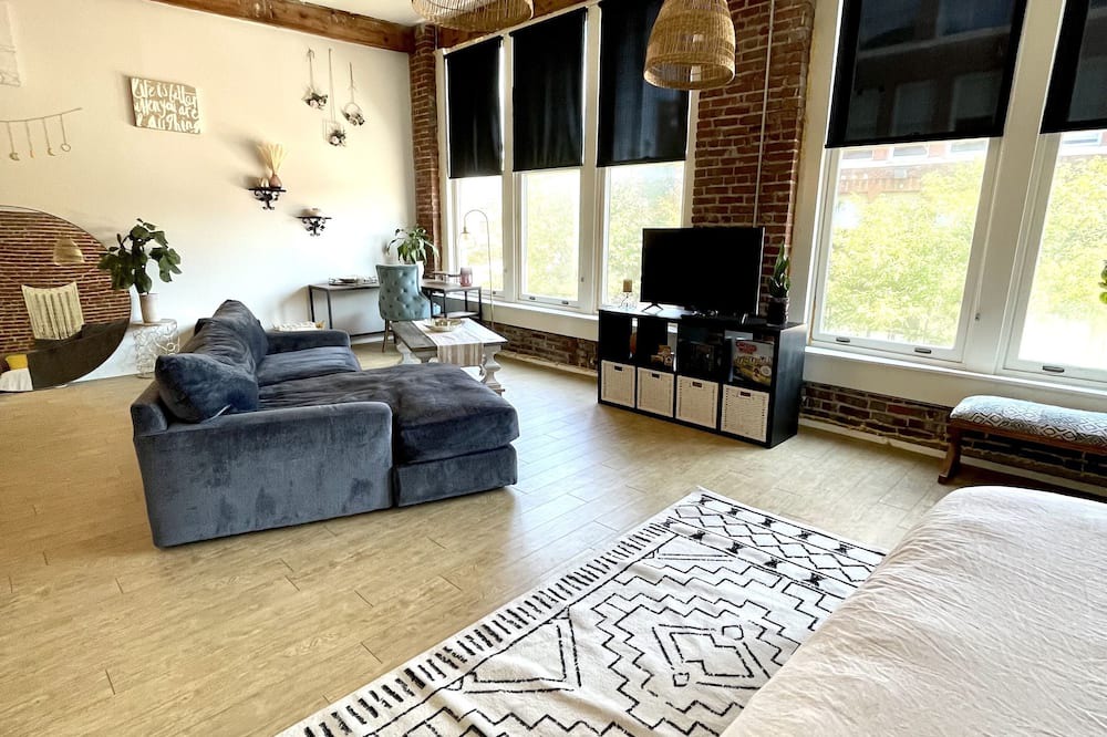 Photo of Bedroom in River Market