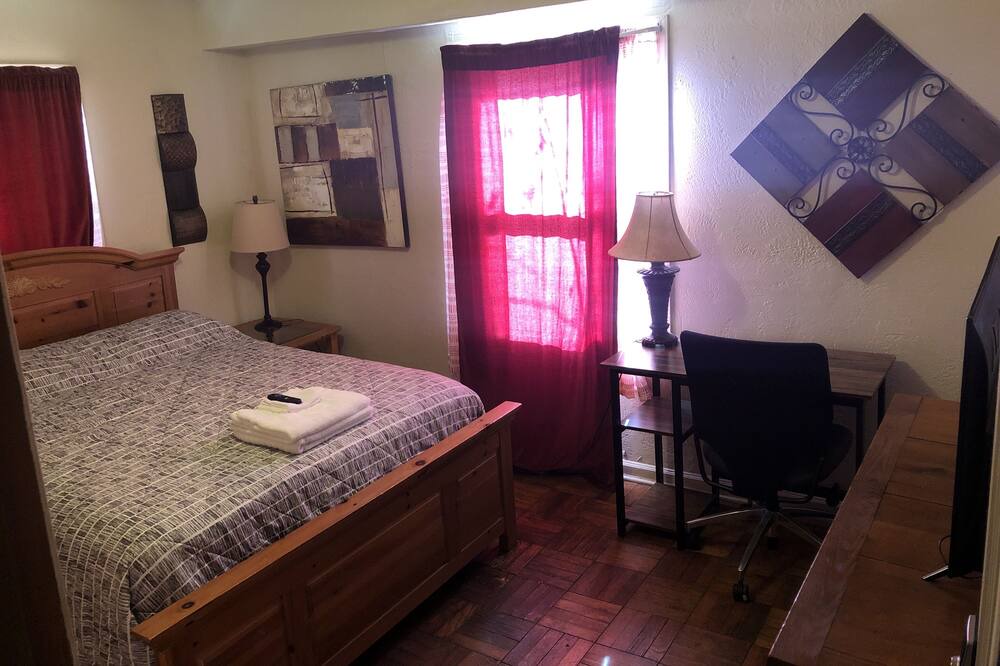 Photo of Bedroom in South Kansas City