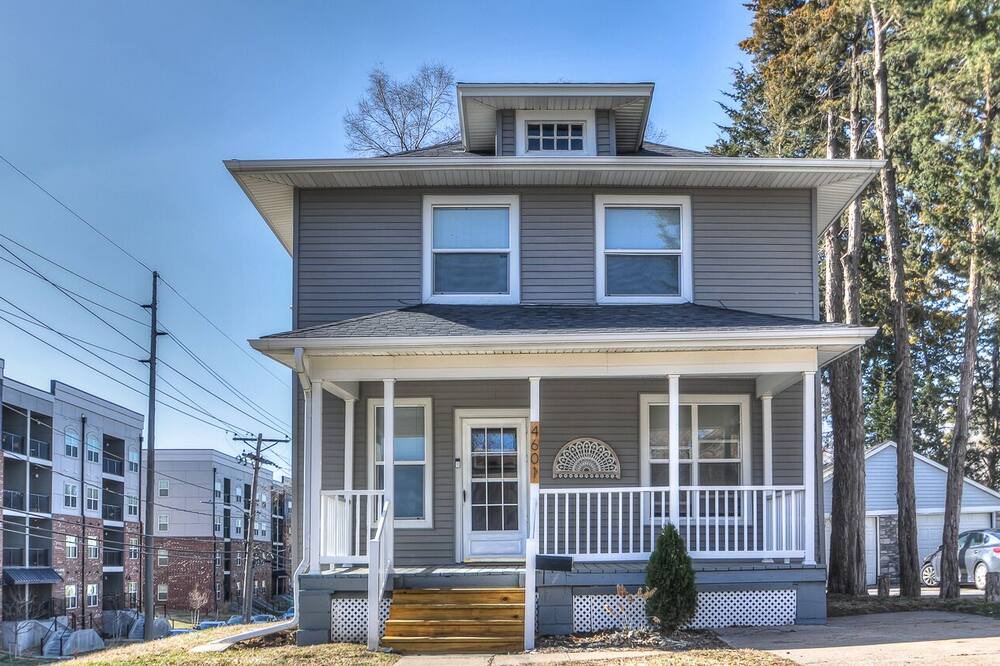 Photo of Outdoor in Dundee-Happy Hollow Historic District