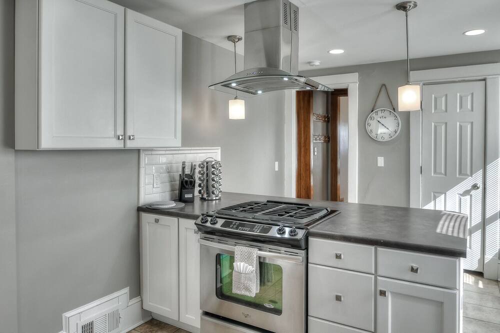 Photo of Kitchen in Dundee-Happy Hollow Historic District