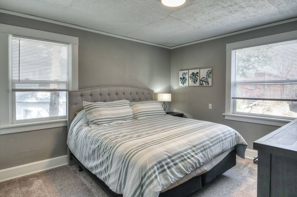 Photo of Bedroom in Dundee-Happy Hollow Historic District