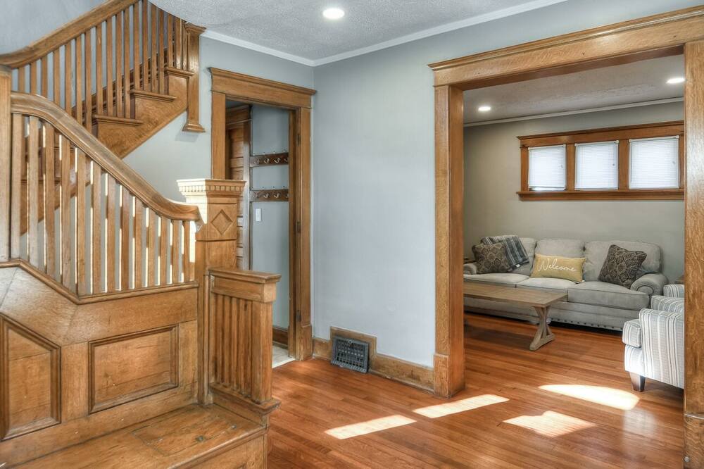 Photo of Livingroom in Dundee-Happy Hollow Historic District