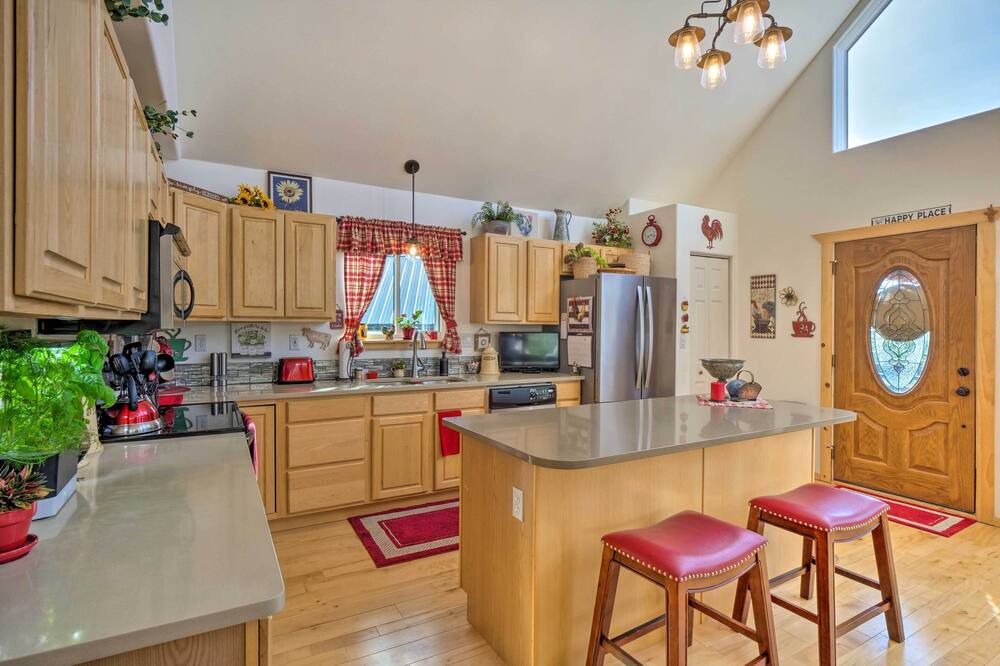 Photo of Kitchen in Indian Mountain