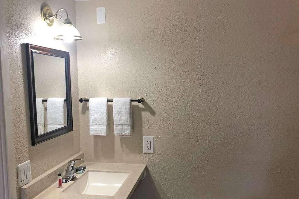 Photo of Bathroom in Harrisonville