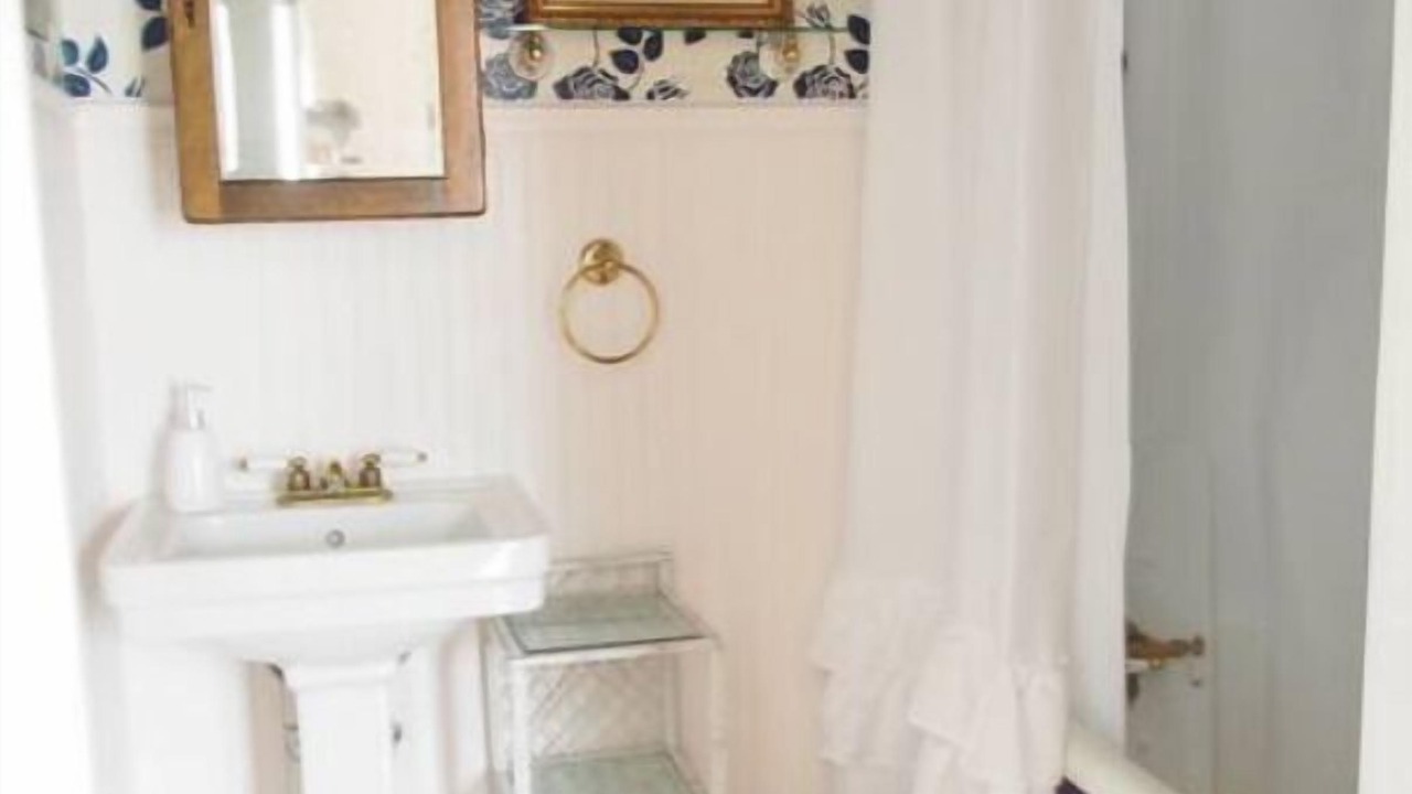 Photo of Bathroom in Hays