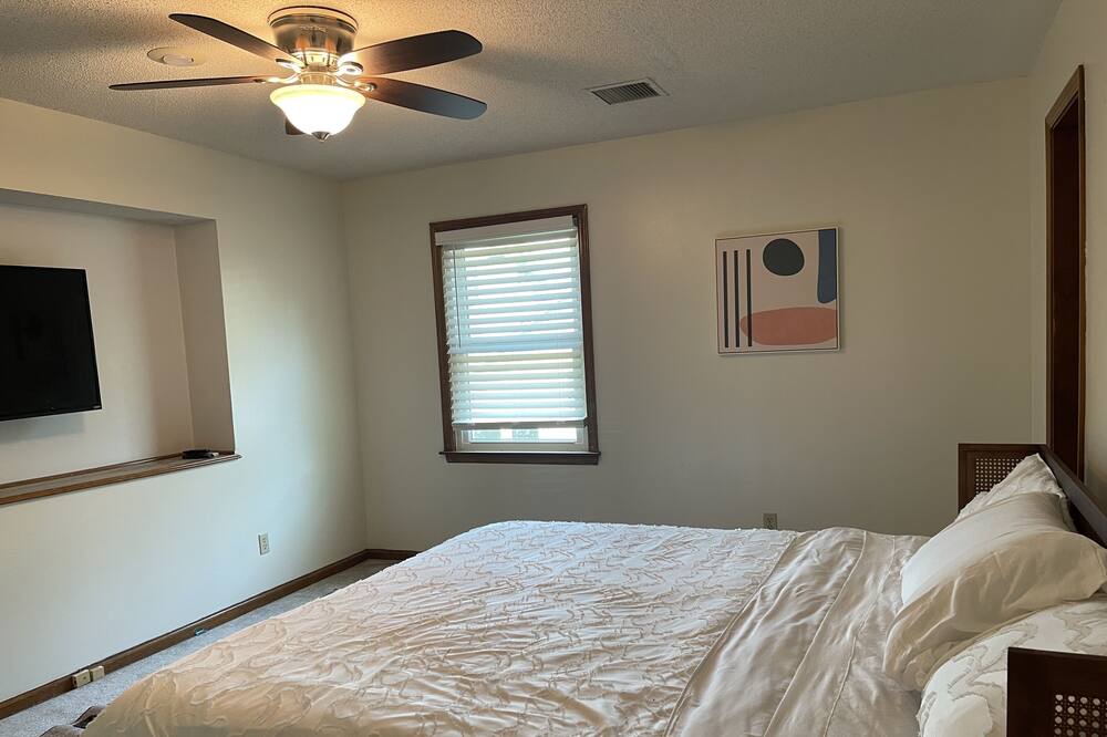 Photo of Bedroom in Waldron