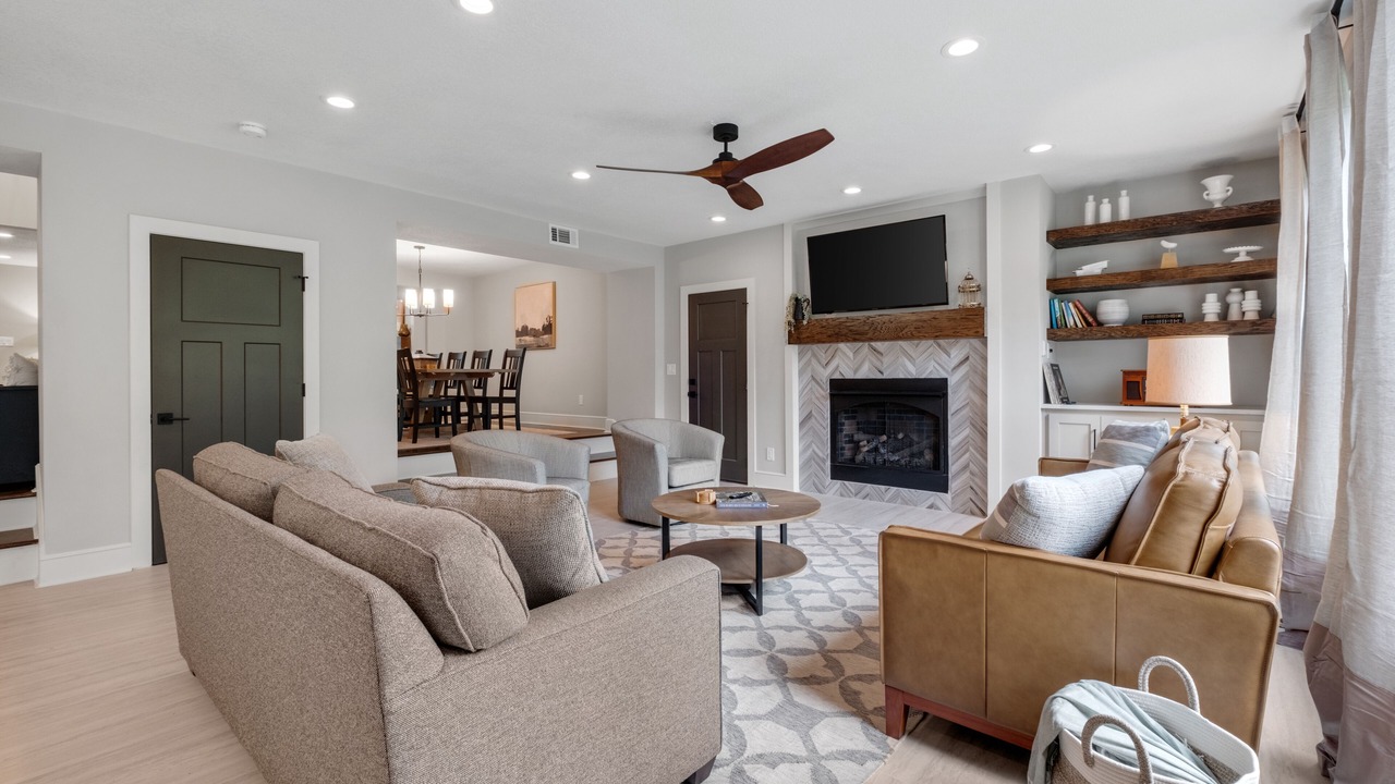 Photo of Livingroom in Prairie Village