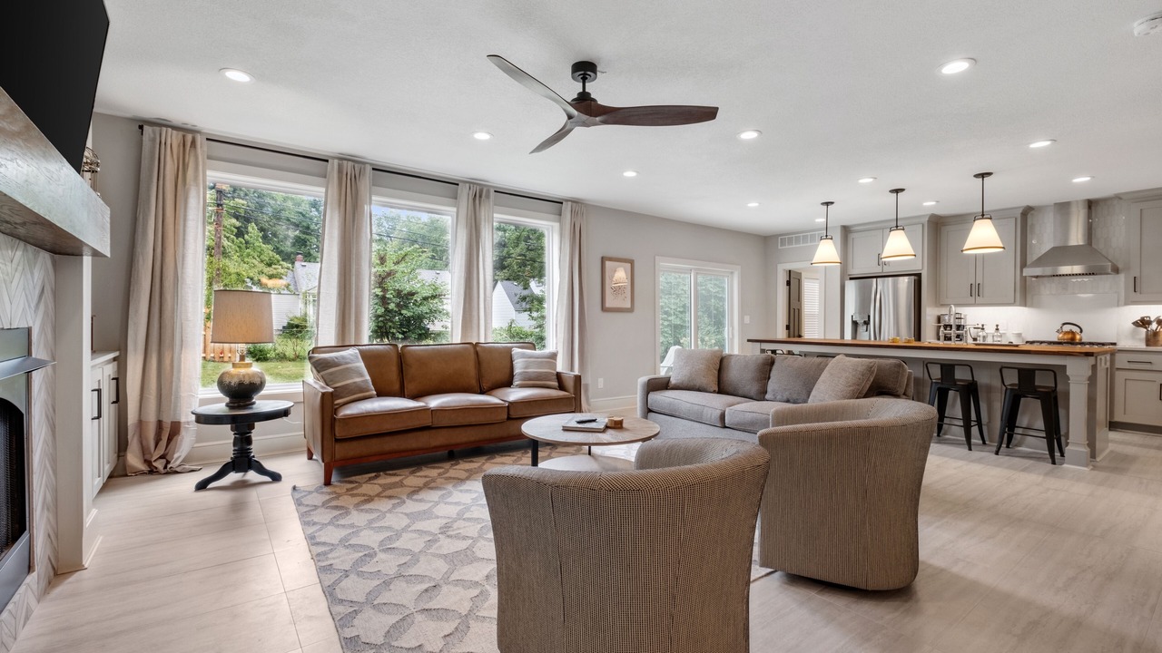 Photo of Livingroom in Prairie Village