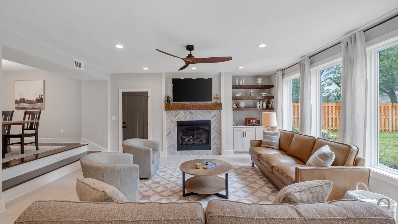 Photo of Livingroom in Prairie Village