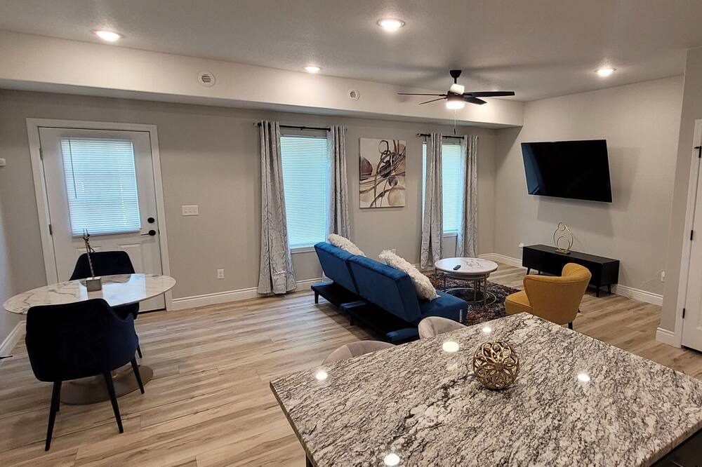 Photo of Livingroom in Joplin