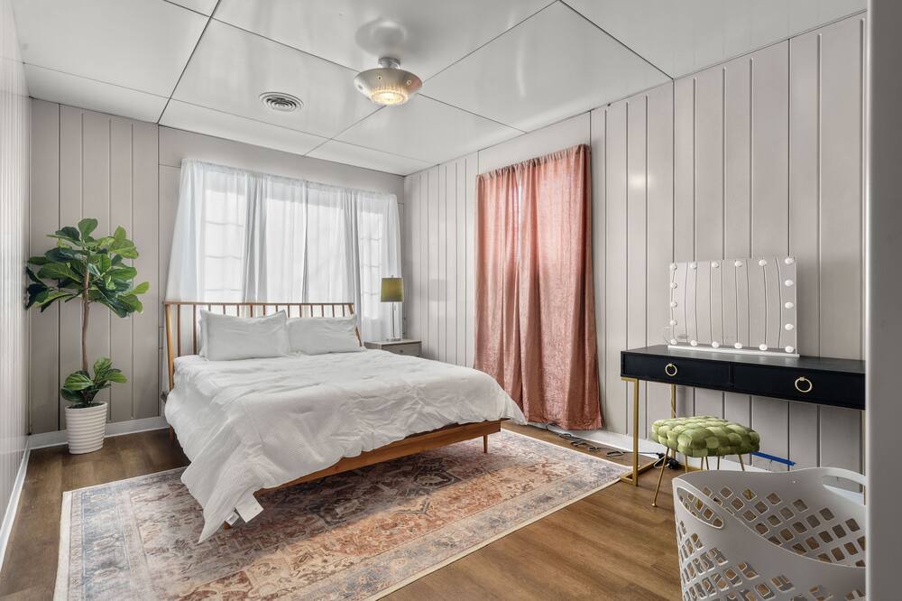 Photo of Bedroom in University Heights