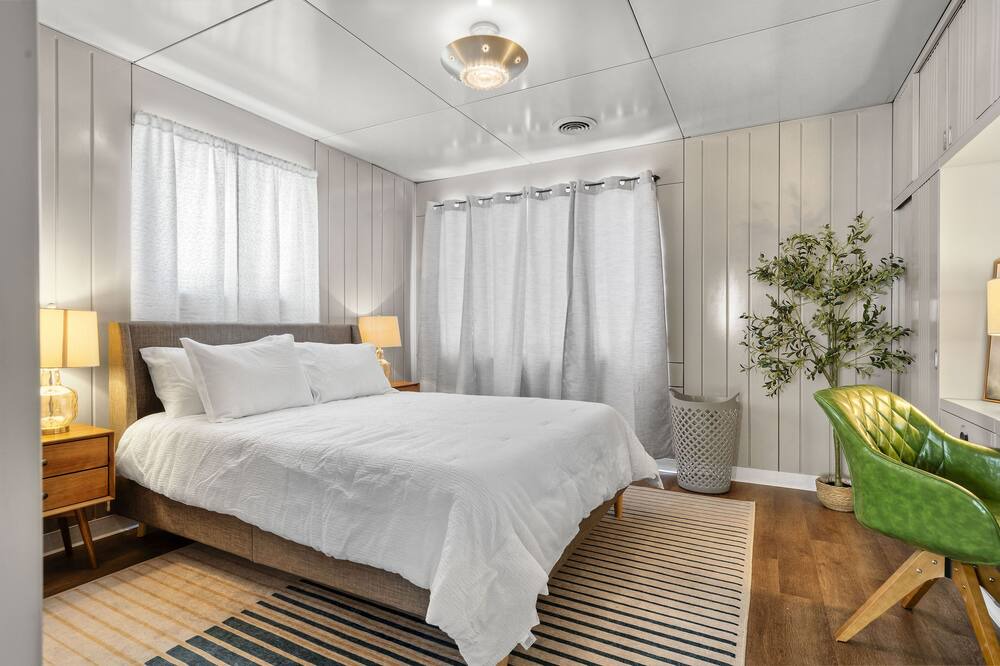 Photo of Bedroom in University Heights