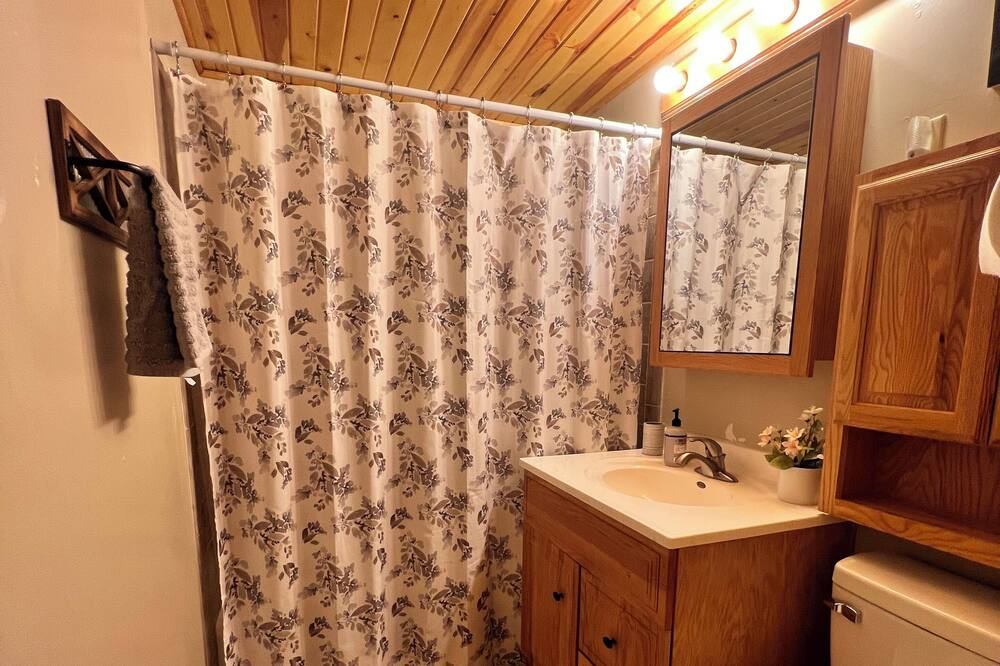 Photo of Bathroom in Neal