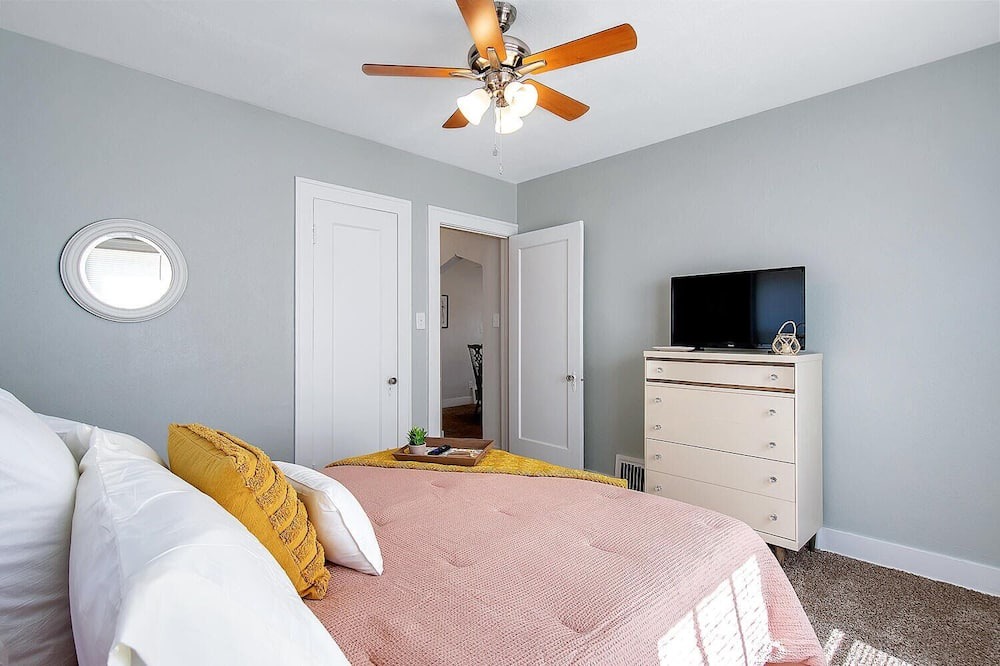 Photo of Bedroom in Hutchinson