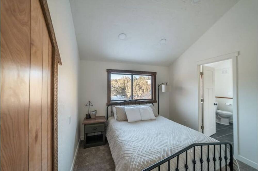Photo of Bedroom in Central