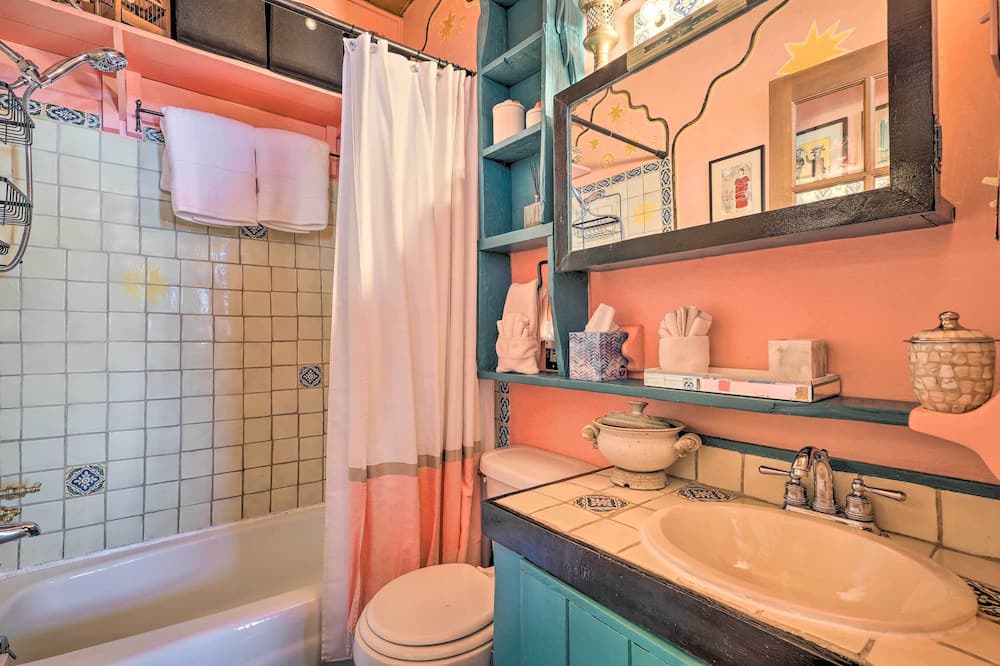 Photo of Bathroom in Arroyo Hondo