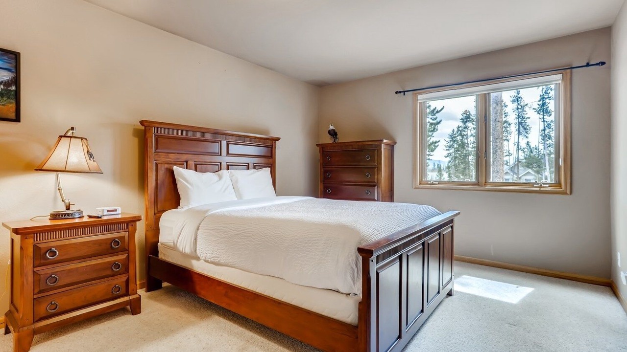 Photo of Bedroom in Three Peaks