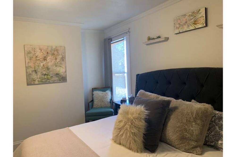Photo of Bedroom in South Kansas City