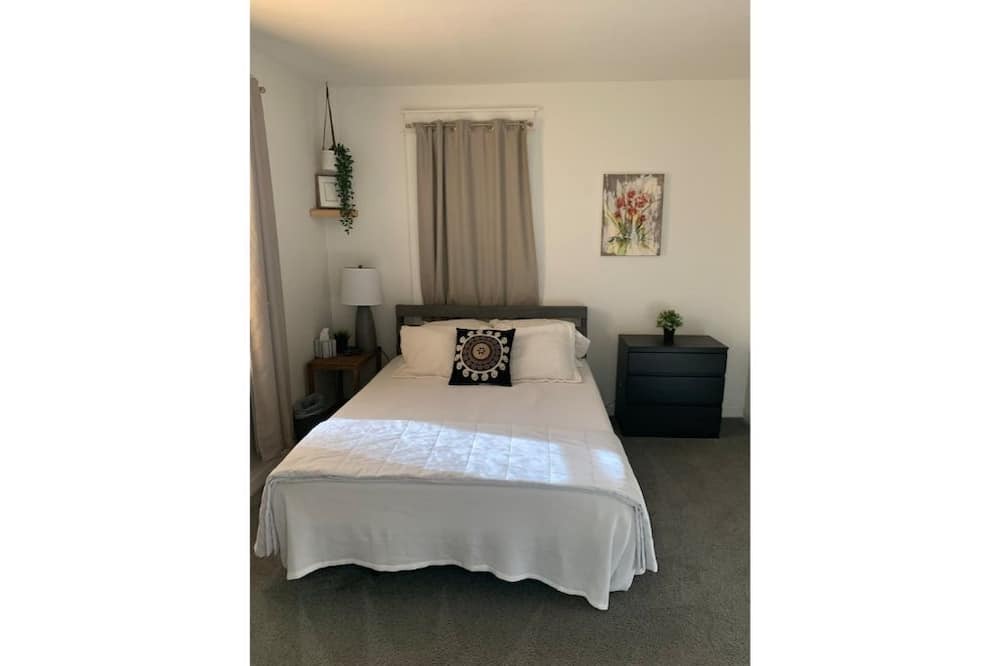Photo of Bedroom in South Kansas City